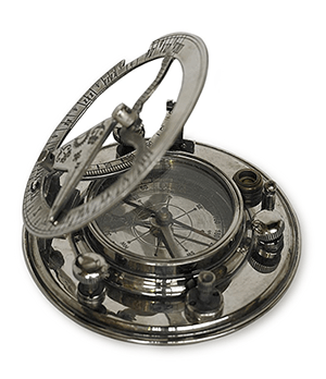 Компас Authentic Models серебро, латунь, 10 х 10 х 4 см  CO019 Компас Authentic Models серебро, латунь, 10 х 10 х 4 см  CO019